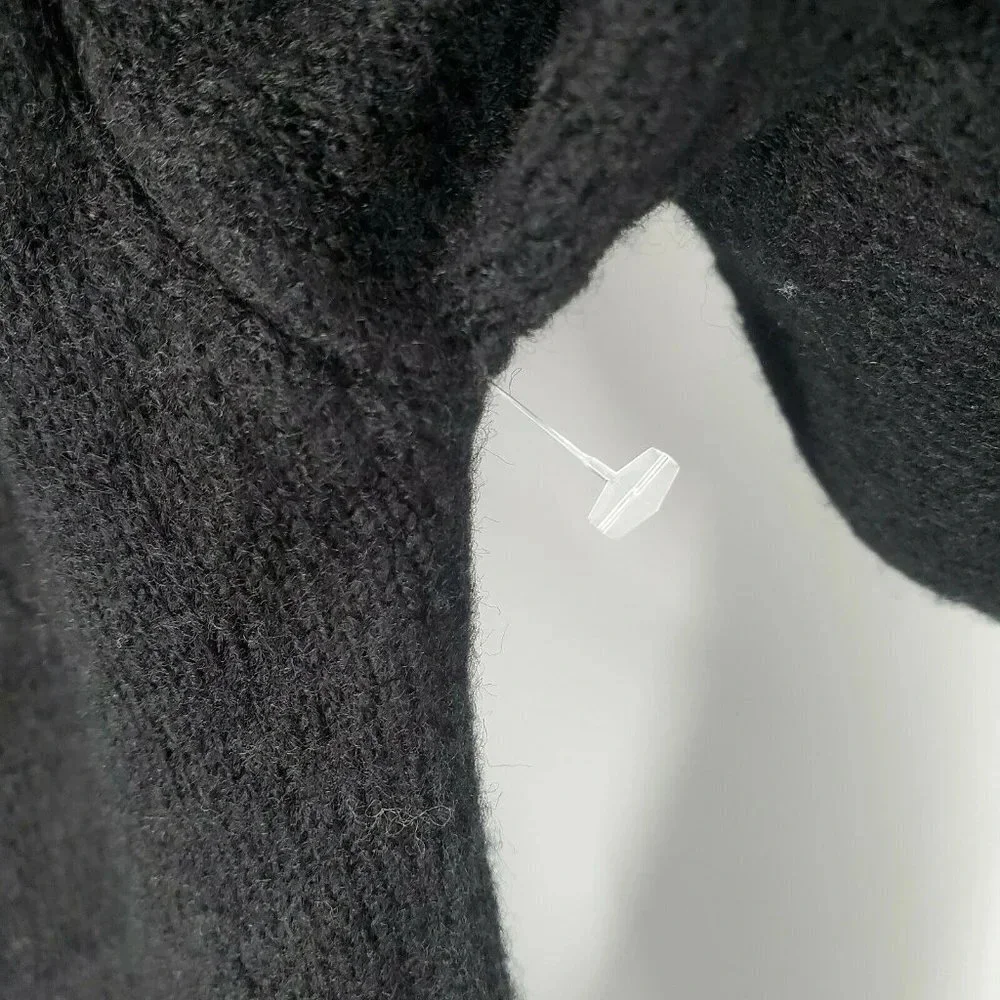 RDI‎ Nordstrom V-Neck Black Long Sleeve Sweater Size XS NWOT